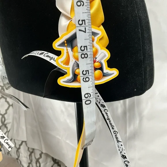 2025 Graduation Lei Winnie The Pooh White And Golden Yellow 7/8 Satin Ribbon - Picture 8 of 8